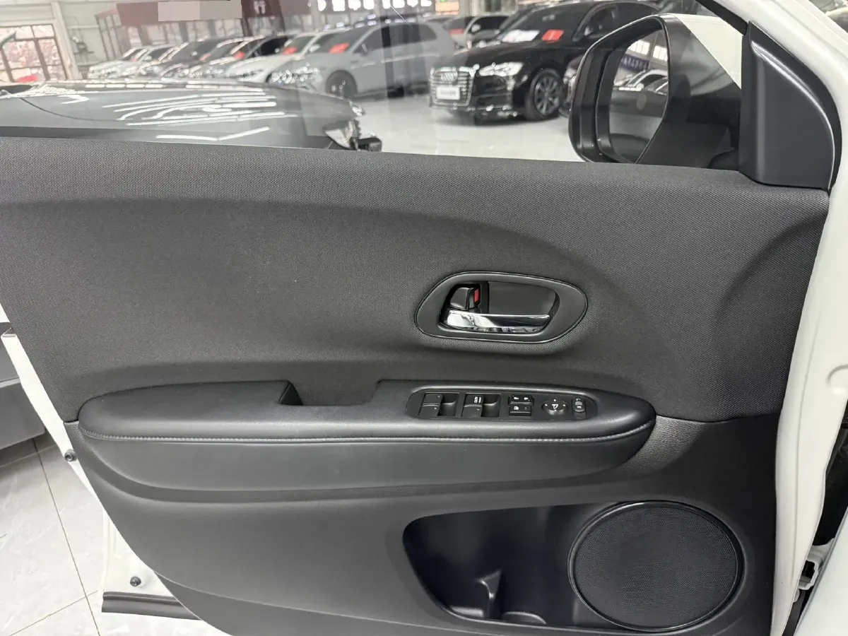 2022 Honda Vezel 1.5L 131HP L4 CVT,autocango,china used car exporter,china ev exporter,chinese used car exporter,chinese used ev exporter