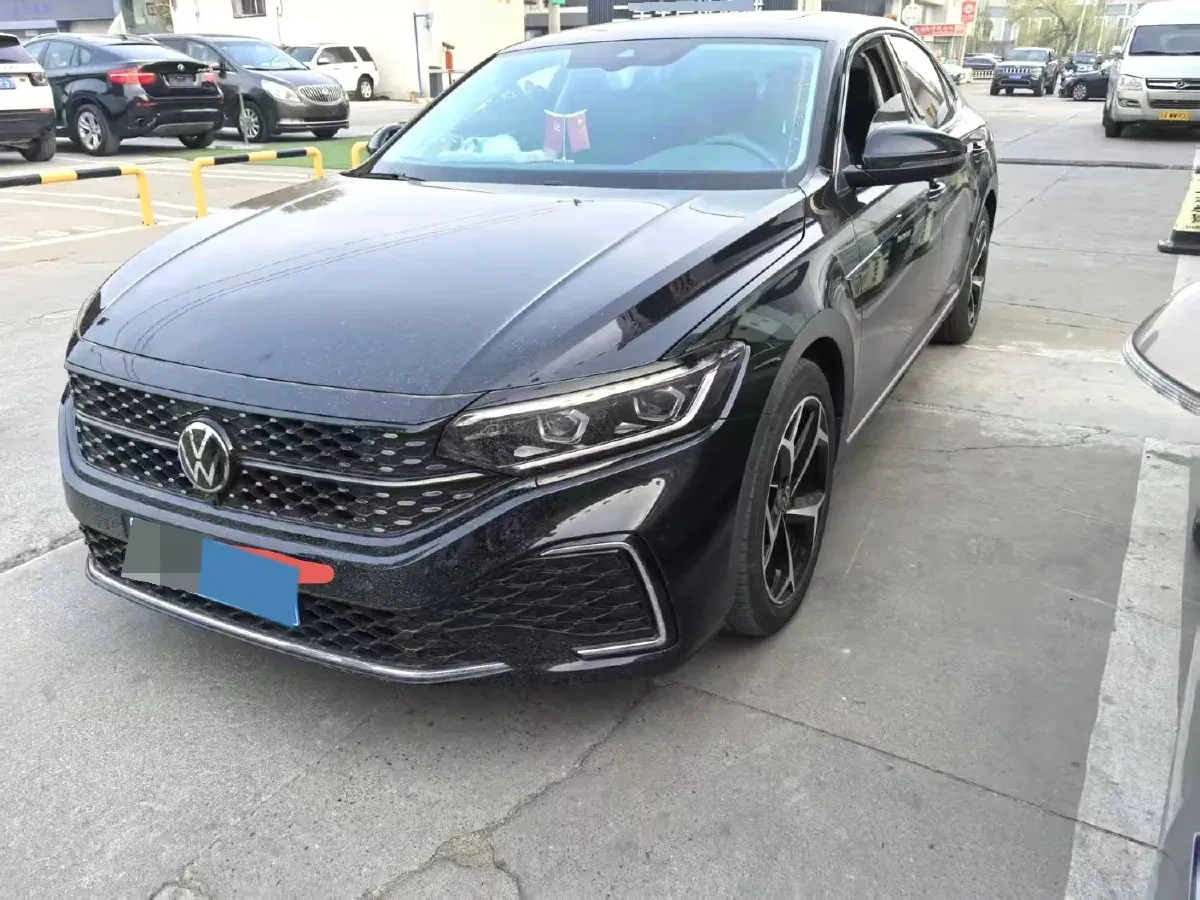 2024 Volkswagen Passat 2.0T 220HP L4 7DCT,autocango,china used car exporter,china ev exporter,chinese used car exporter,chinese used ev exporter