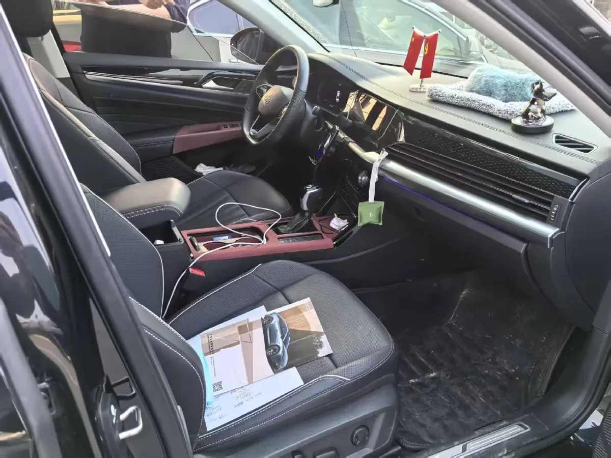 2024 Volkswagen Passat 2.0T 220HP L4 7DCT,autocango,china used car exporter,china ev exporter,chinese used car exporter,chinese used ev exporter