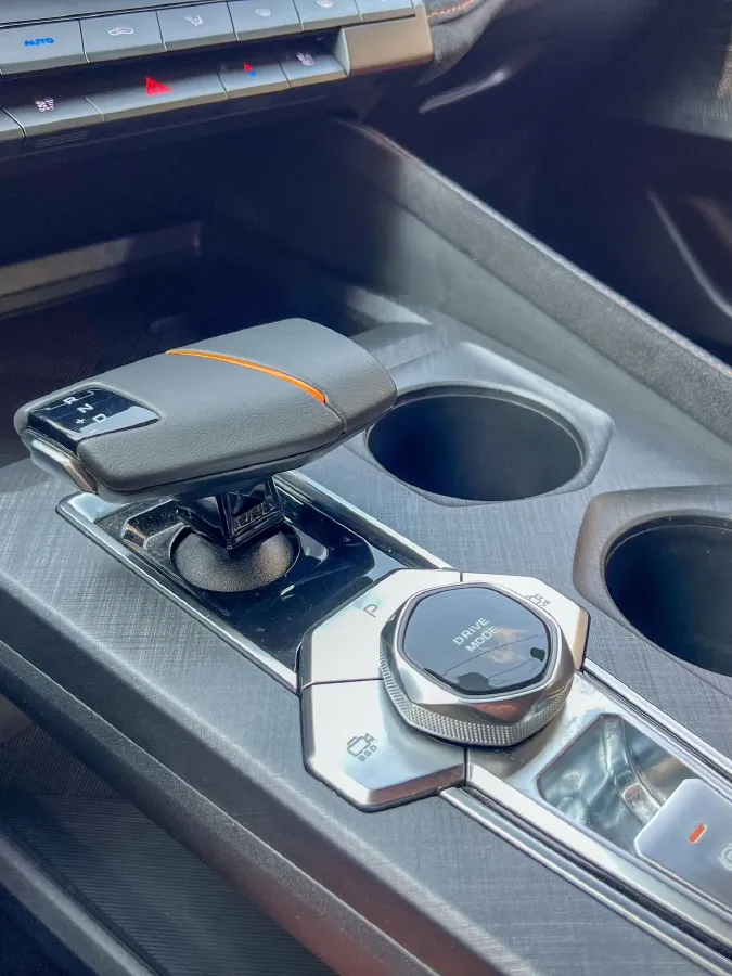 2024 ChangAn UNI-V 1.5T 188HP L4 7DCT,autocango,china used car exporter,china ev exporter,chinese used car exporter,chinese used ev exporter