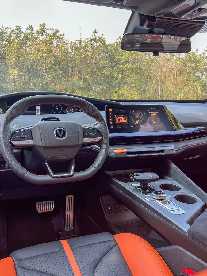 2024 ChangAn UNI-V 1.5T 188HP L4 7DCT,autocango,china used car exporter,china ev exporter,chinese used car exporter,chinese used ev exporter