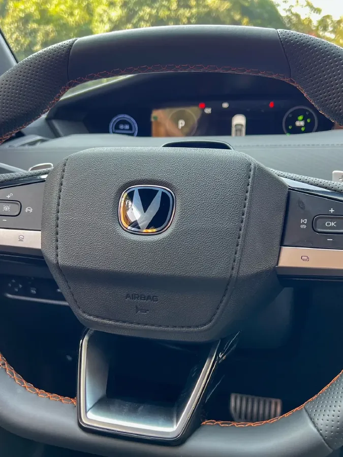 2024 ChangAn UNI-V 1.5T 188HP L4 7DCT,autocango,china used car exporter,china ev exporter,chinese used car exporter,chinese used ev exporter