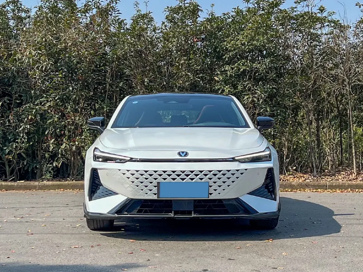 2024 ChangAn UNI-V 1.5T 188HP L4 7DCT,autocango,china used car exporter,china ev exporter,chinese used car exporter,chinese used ev exporter