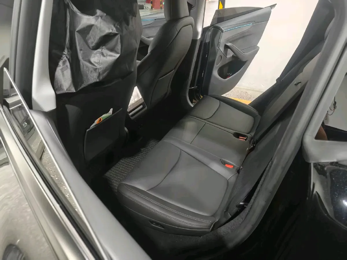 2025 Tesla Model Y BEV 78.4KWH,autocango,china used car exporter,china ev exporter,chinese used car exporter,chinese used ev exporter