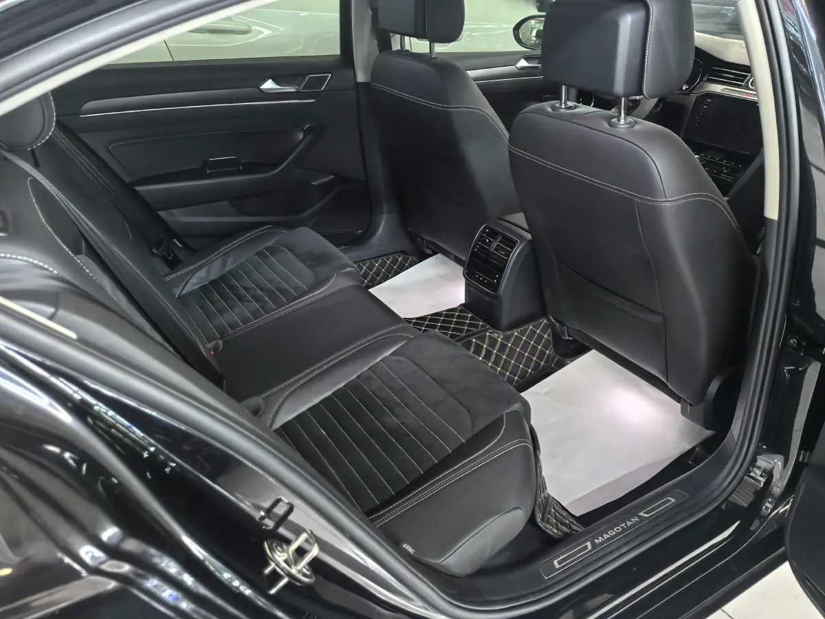 2020 Volkswagen Magotan 2.0T 186HP L4 7DCT,autocango,china used car exporter,china ev exporter,chinese used car exporter,chinese used ev exporter