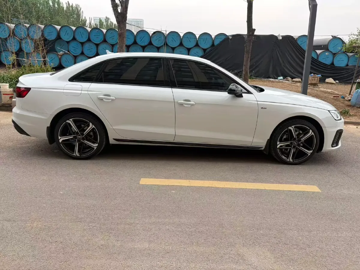 2024 Audi A4L 2.0T 190HP L4 7DCT,autocango,china used car exporter,china ev exporter,chinese used car exporter,chinese used ev exporter