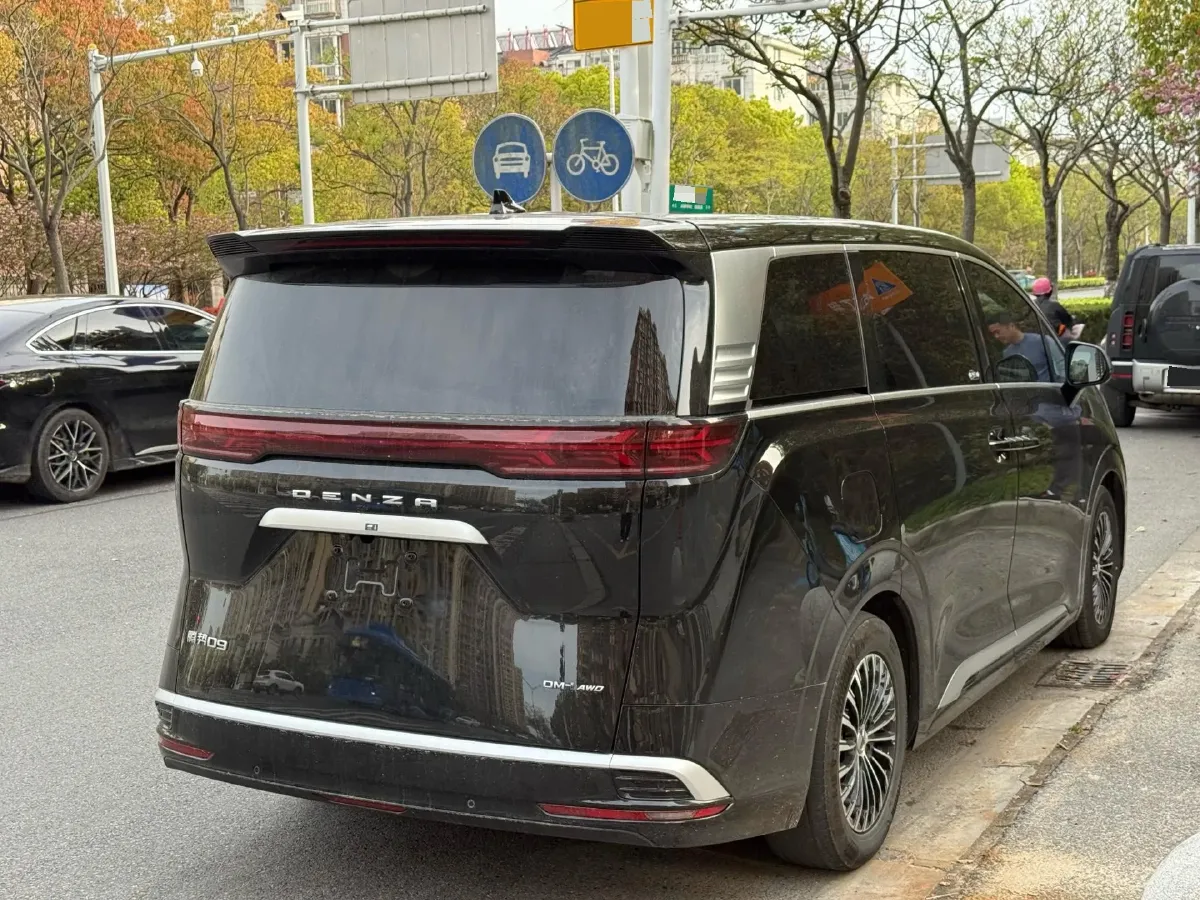 2024 Denza D9 1.5T 139HP L4 E-CVT PHEV 40KWH,autocango,china used car exporter,china ev exporter,chinese used car exporter,chinese used ev exporter