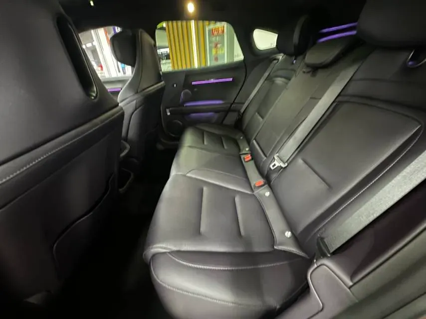 2025 Avatr 06 BEV,autocango,china used car exporter,china ev exporter,chinese used car exporter,chinese used ev exporter