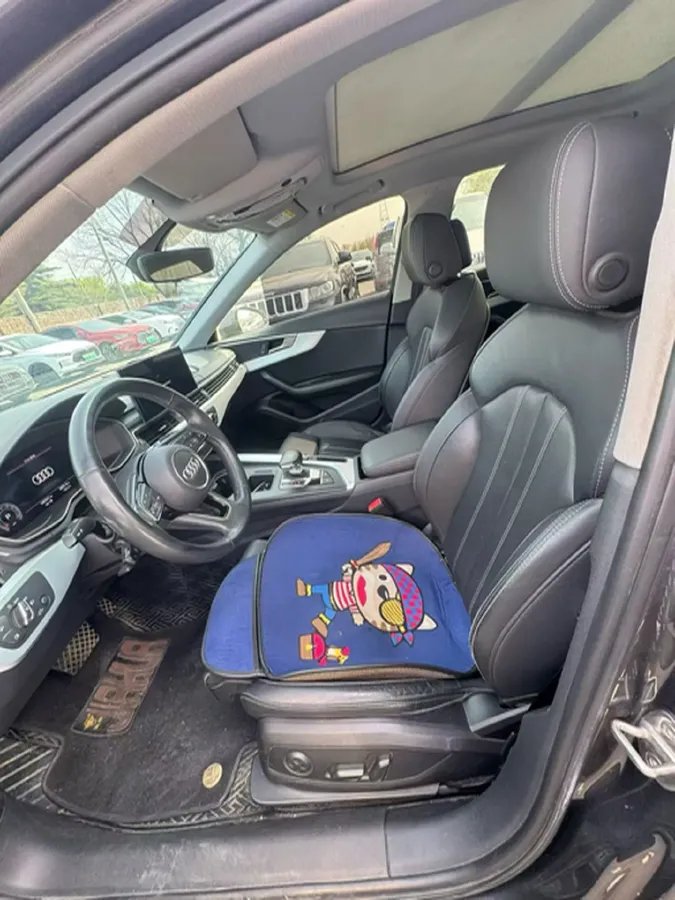 2020 Audi A4L 2.0T 190HP L4 7DCT,autocango,china used car exporter,china ev exporter,chinese used car exporter,chinese used ev exporter