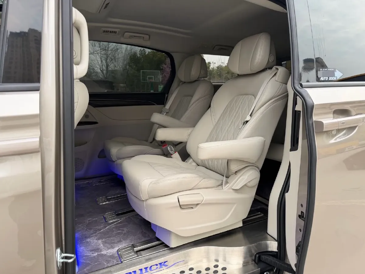 2023 Buick GL8 2.0T 237HP L4 9AT,autocango,china used car exporter,china ev exporter,chinese used car exporter,chinese used ev exporter