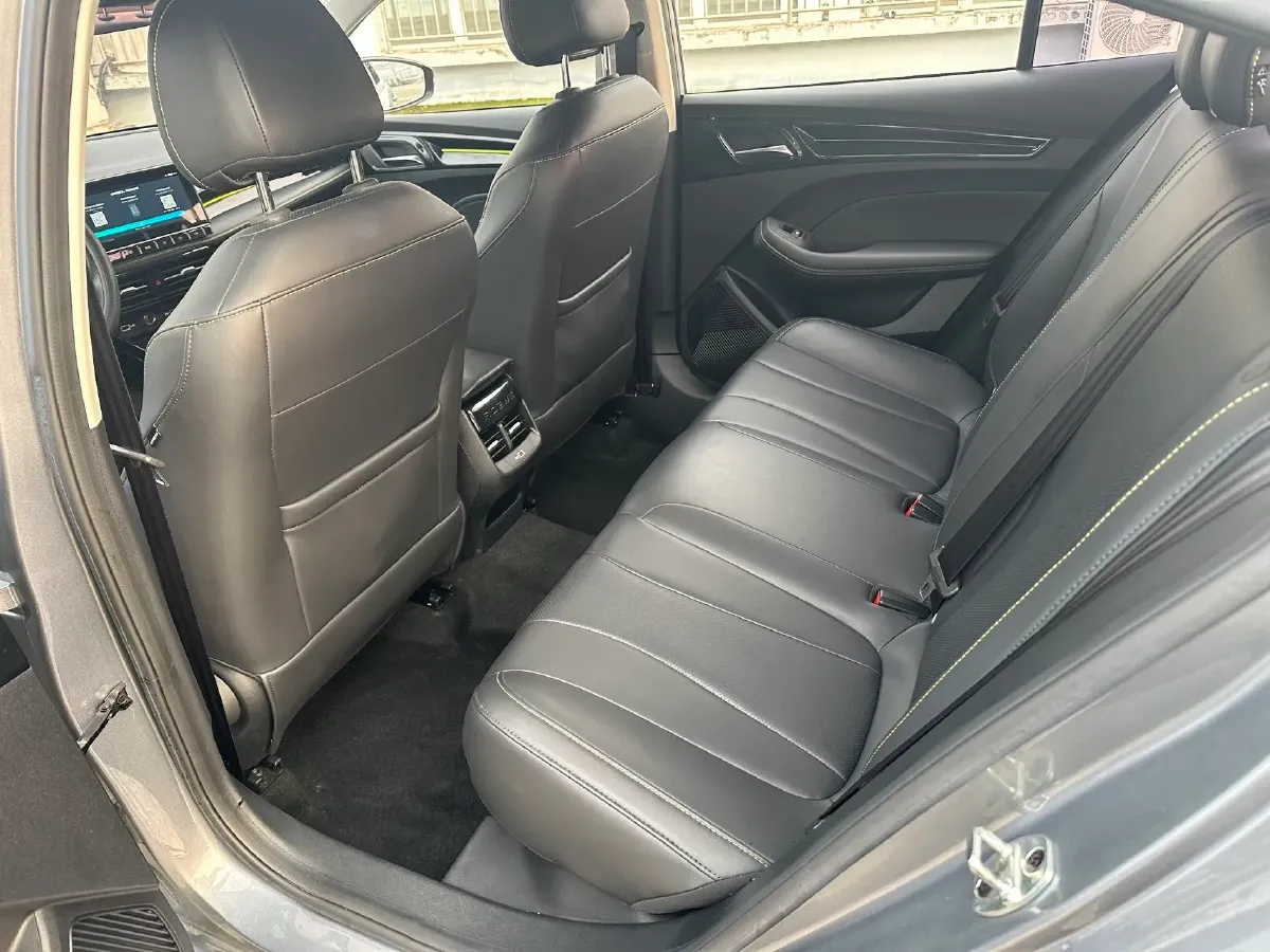 2021 Roewe i5 1.5L 120HP L4 CVT,autocango,china used car exporter,china ev exporter,chinese used car exporter,chinese used ev exporter