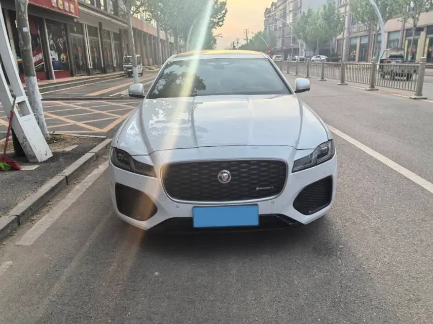 2022 Jaguar XFL 2.0T 250HP L4 8AT,autocango,china used car exporter,china ev exporter,chinese used car exporter,chinese used ev exporter