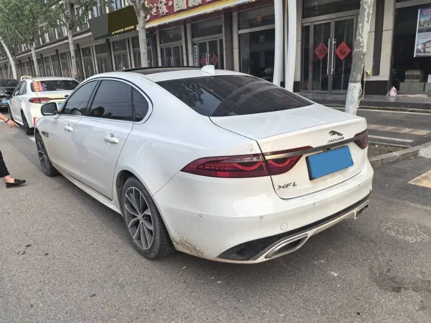 2022 Jaguar XFL 2.0T 250HP L4 8AT,autocango,china used car exporter,china ev exporter,chinese used car exporter,chinese used ev exporter