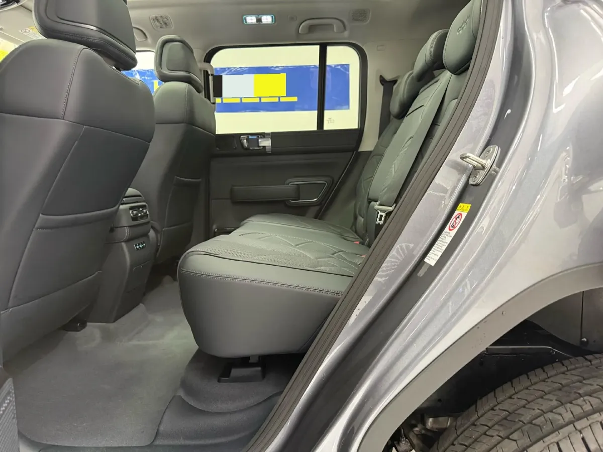 2025 FangChengBao Bao 5 1.5T 194HP L4 E-CVT PHEV 31.8KWH,autocango,china used car exporter,china ev exporter,chinese used car exporter,chinese used ev exporter