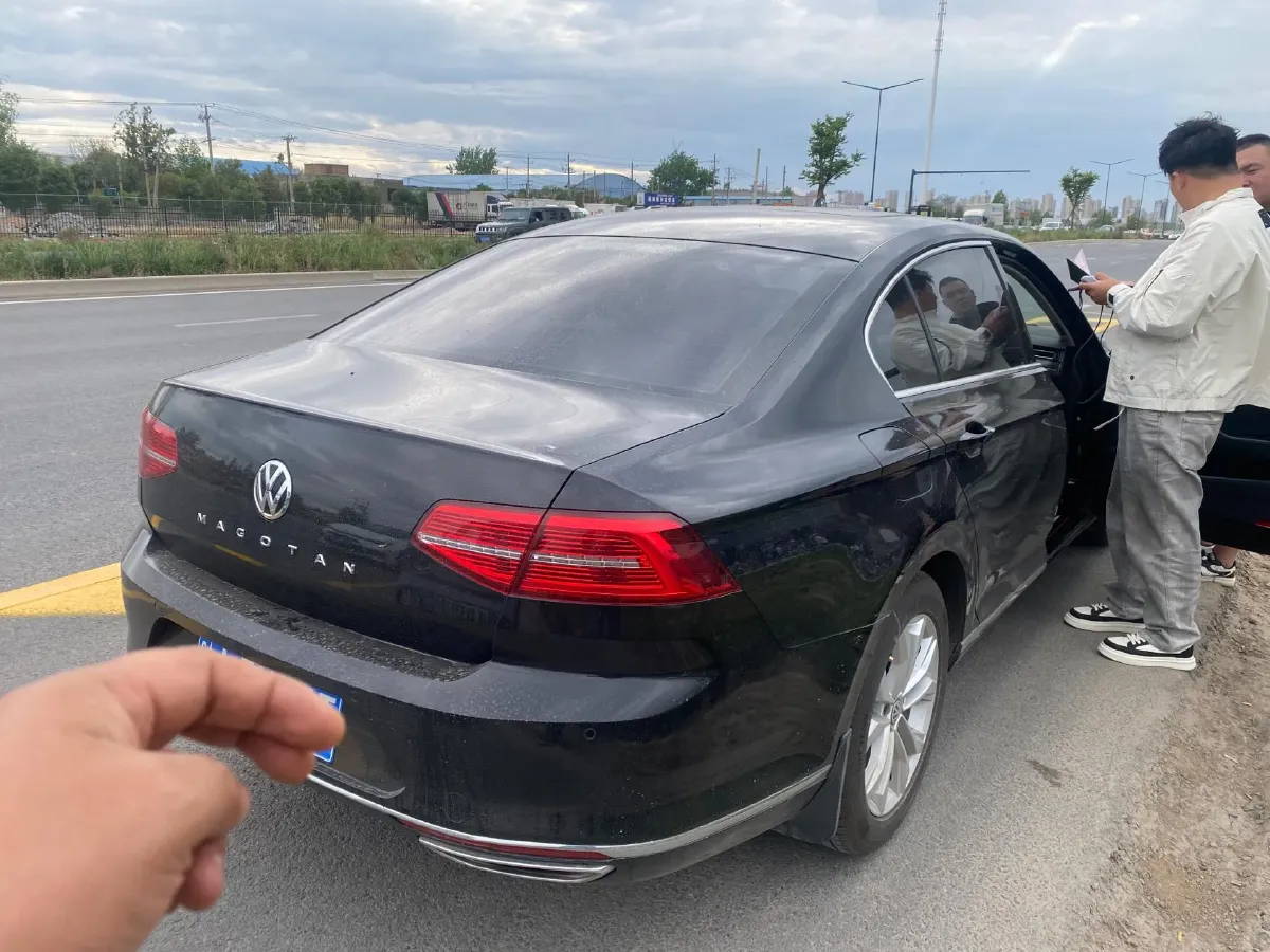 2018 Volkswagen Magotan 2.0T 220HP L4 7DCT,autocango,china used car exporter,china ev exporter,chinese used car exporter,chinese used ev exporter