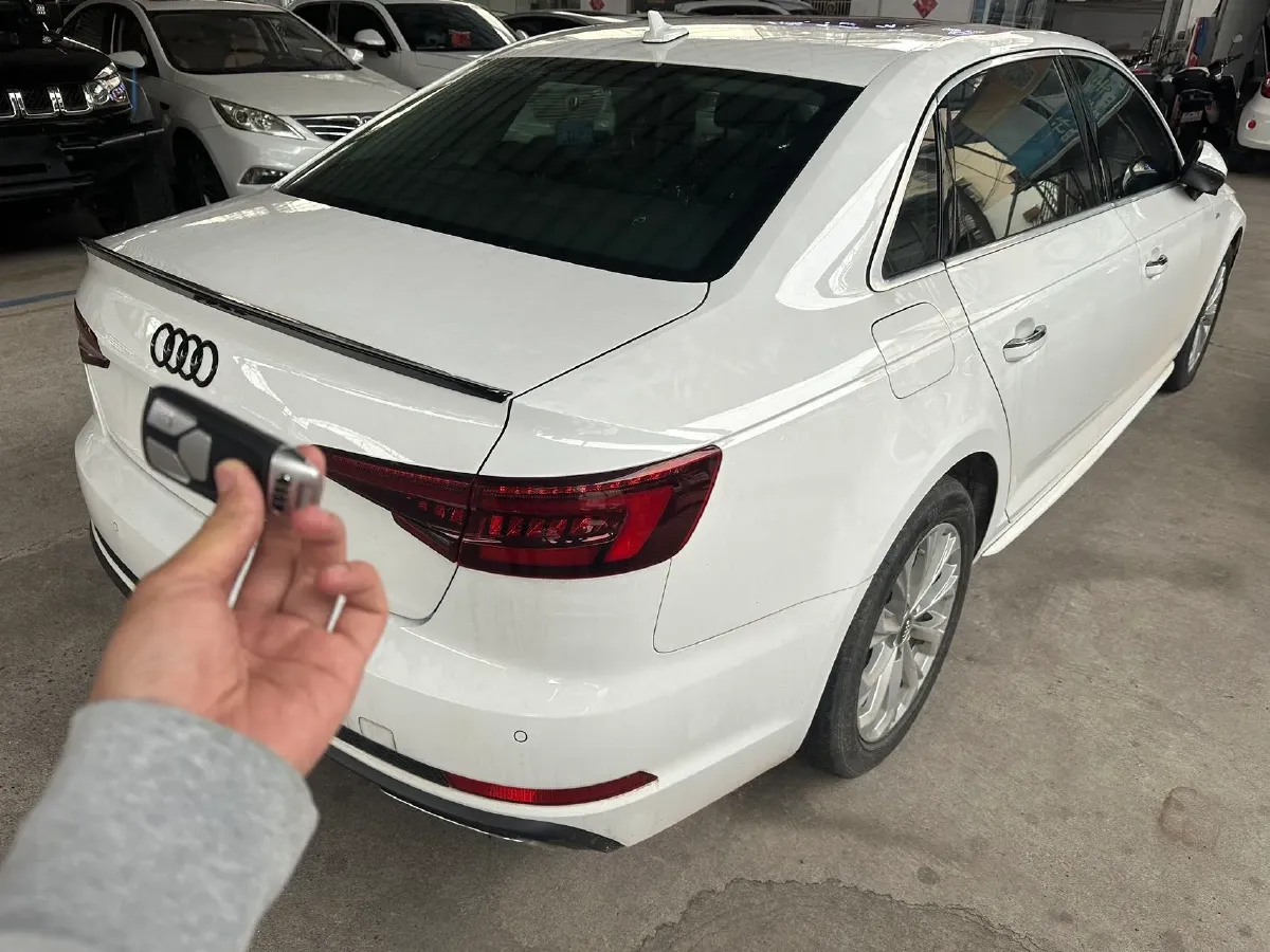 2019 Audi A4L 2.0T 190HP L4 7DCT,autocango,china used car exporter,china ev exporter,chinese used car exporter,chinese used ev exporter
