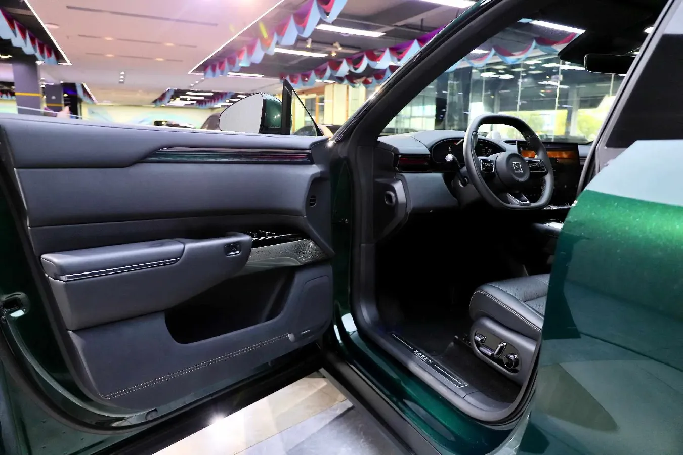 2025 Zeekr 7X BEV 100KWH,autocango,china used car exporter,china ev exporter,chinese used car exporter,chinese used ev exporter