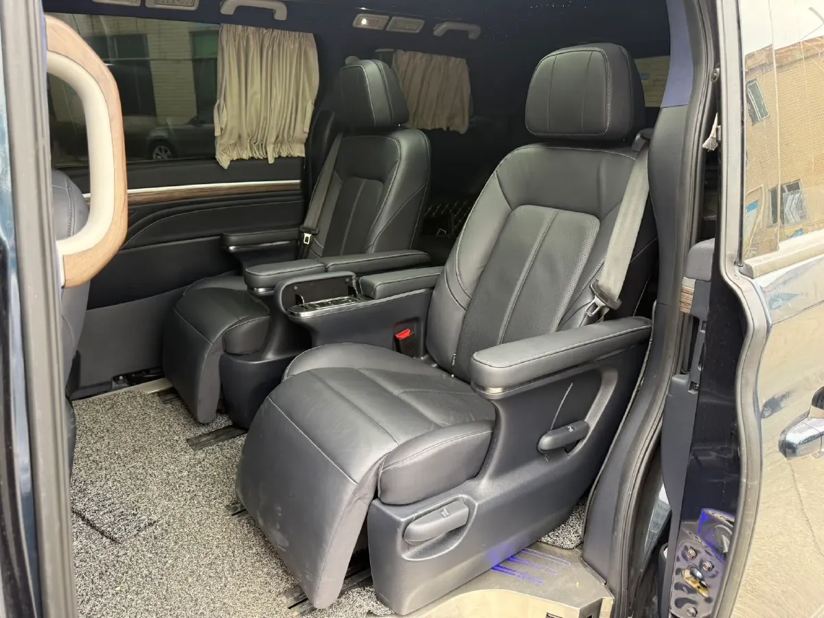 2021 GAC Trumpchi M8 2.0T 252HP L4 8AT,autocango,china used car exporter,china ev exporter,chinese used car exporter,chinese used ev exporter