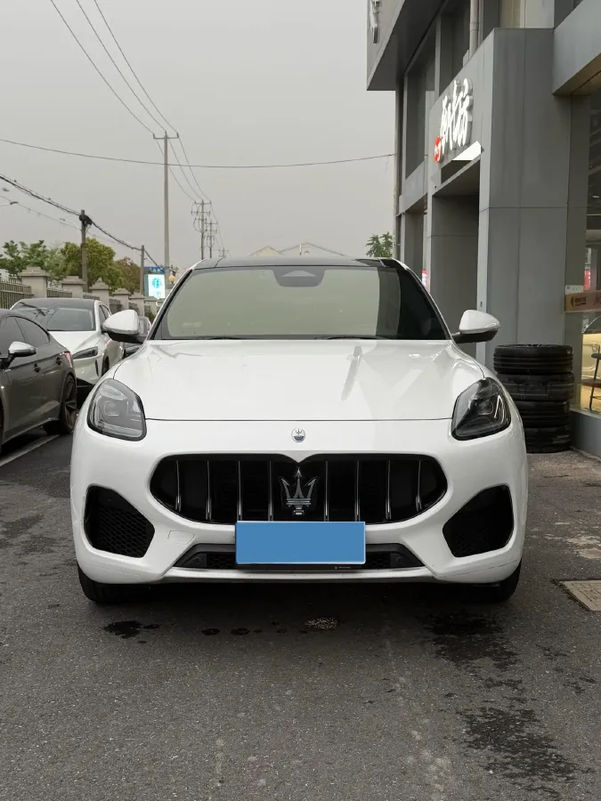 2022 Maserati Levante 2.0T 330HP L4 8AT,autocango,china used car exporter,china ev exporter,chinese used car exporter,chinese used ev exporter