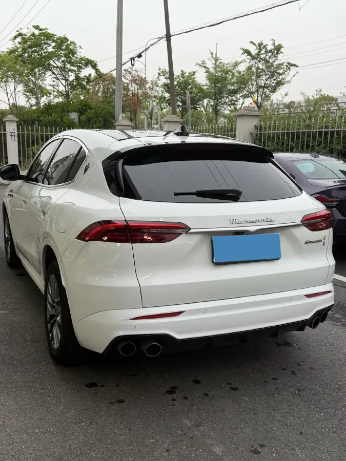 2022 Maserati Levante 2.0T 330HP L4 8AT,autocango,china used car exporter,china ev exporter,chinese used car exporter,chinese used ev exporter