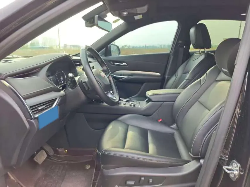 2022 Cadillac XT4 2.0T 237HP L4 9AT,autocango,china used car exporter,china ev exporter,chinese used car exporter,chinese used ev exporter
