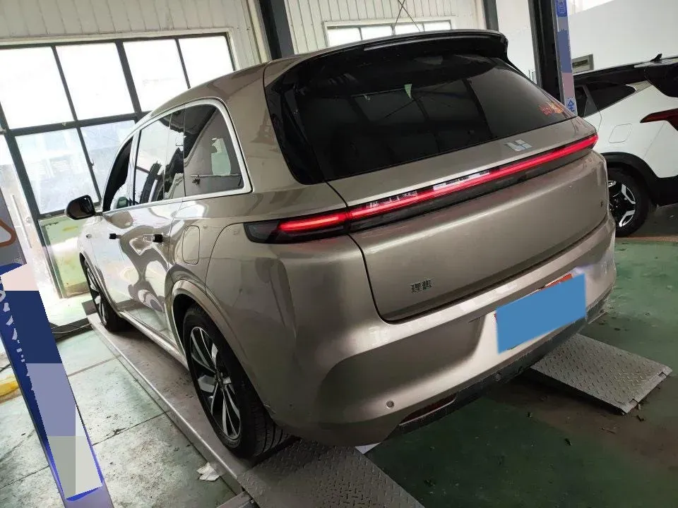 2023 Li L8 Range Extended 154HP REEV 40.9KWH,autocango,china used car exporter,china ev exporter,chinese used car exporter,chinese used ev exporter