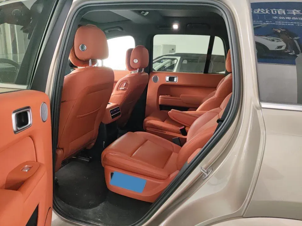 2023 Li L8 Range Extended 154HP REEV 40.9KWH,autocango,china used car exporter,china ev exporter,chinese used car exporter,chinese used ev exporter