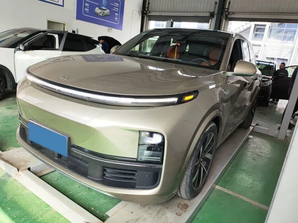 2023 Li L8 Range Extended 154HP REEV 40.9KWH,autocango,china used car exporter,china ev exporter,chinese used car exporter,chinese used ev exporter