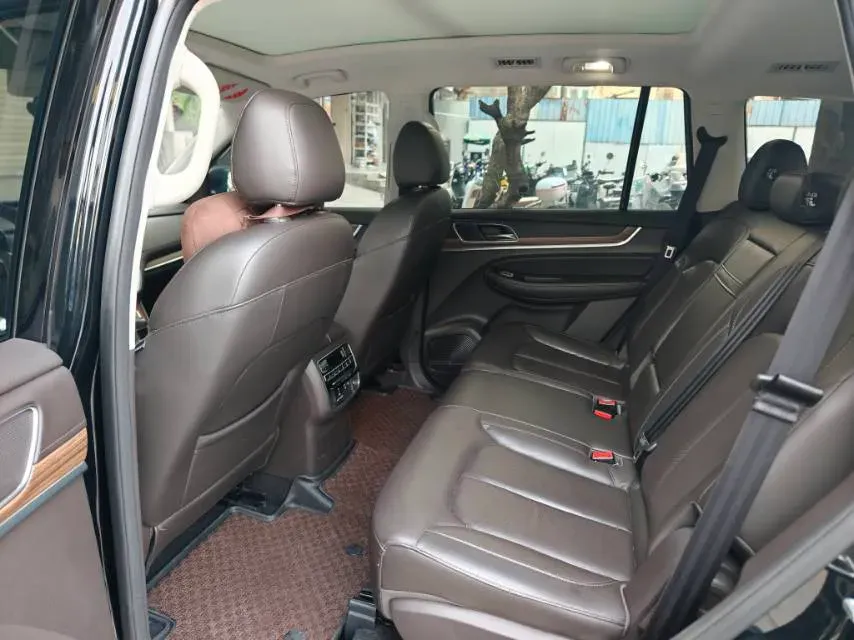 2019 Roewe RX8 2.0T 222HP L4 6AT,autocango,china used car exporter,china ev exporter,chinese used car exporter,chinese used ev exporter