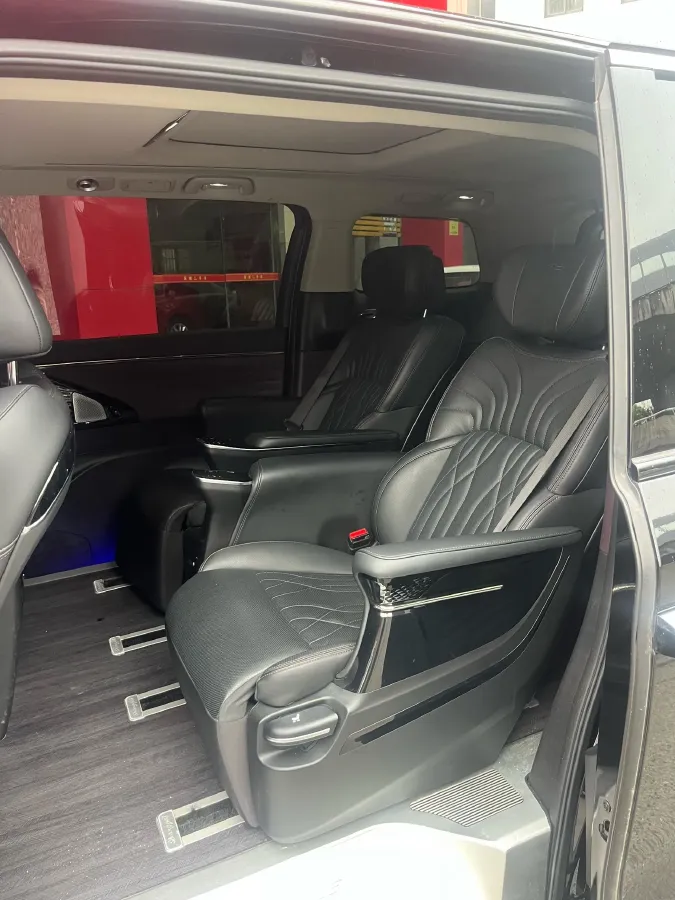 2024 GAC Trumpchi M8 2.0T 252HP L4 8AT,autocango,china used car exporter,china ev exporter,chinese used car exporter,chinese used ev exporter