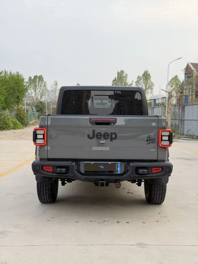 2022 Jeep Gladiator 3.6L 284HP V6 8AT,autocango,china used car exporter,china ev exporter,chinese used car exporter,chinese used ev exporter