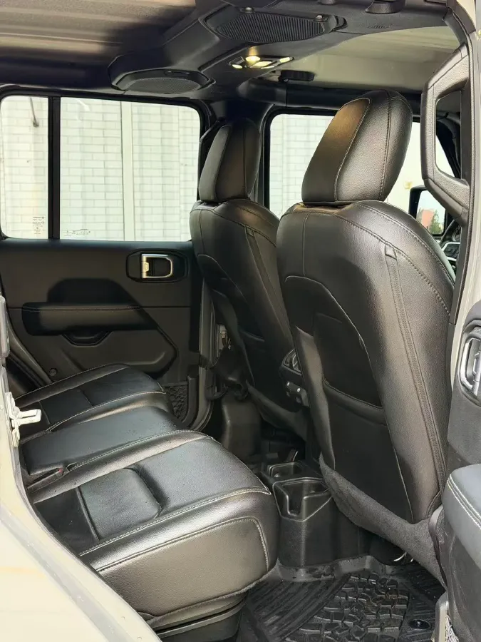 2022 Jeep Gladiator 3.6L 284HP V6 8AT,autocango,china used car exporter,china ev exporter,chinese used car exporter,chinese used ev exporter