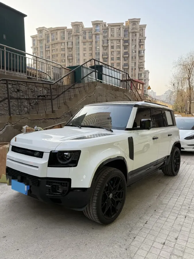 2025 Land Rover Defender 3.0T 400HP L6 8AT,autocango,china used car exporter,china ev exporter,chinese used car exporter,chinese used ev exporter