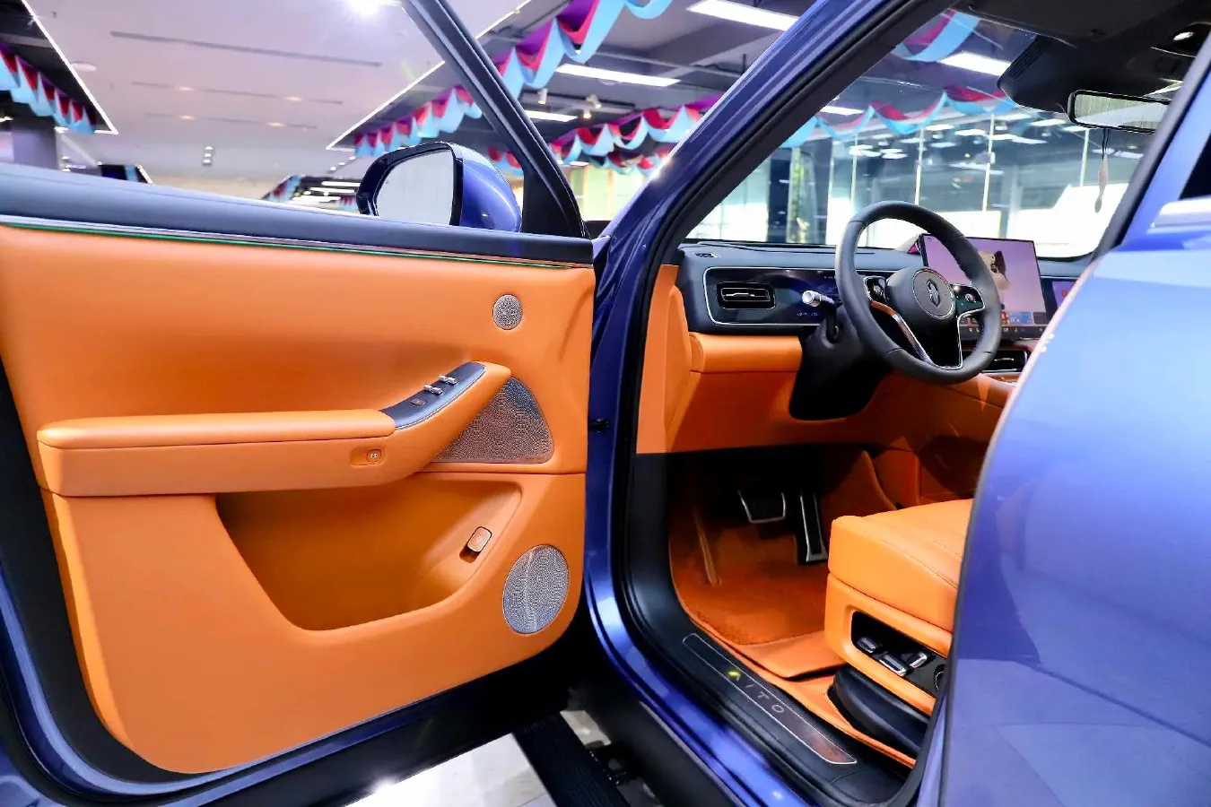 2026 AITO AITO M7 REEV 160HP REEV,autocango,china used car exporter,china ev exporter,chinese used car exporter,chinese used ev exporter