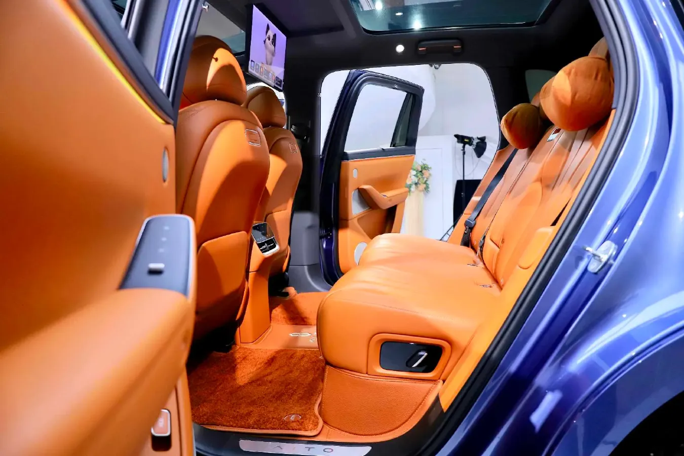 2026 AITO AITO M7 REEV 160HP REEV,autocango,china used car exporter,china ev exporter,chinese used car exporter,chinese used ev exporter