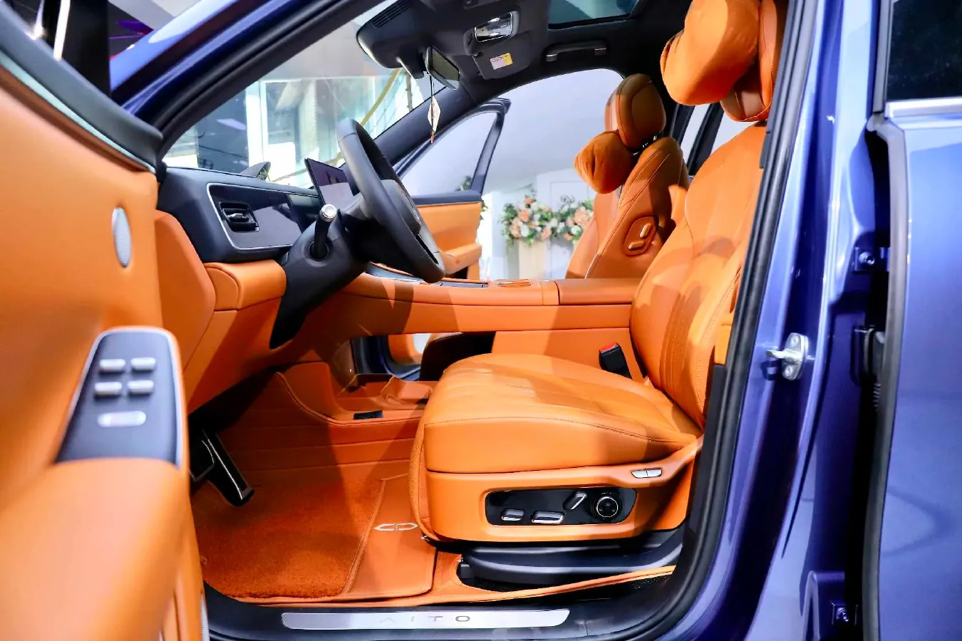 2026 AITO AITO M7 REEV 160HP REEV,autocango,china used car exporter,china ev exporter,chinese used car exporter,chinese used ev exporter