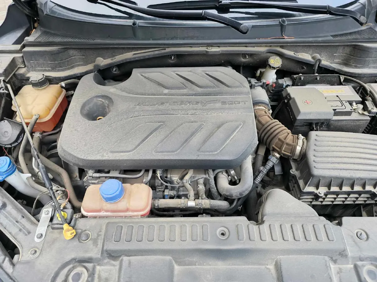 2020 ChangAn UNI-T 1.5T 180HP L4 7DCT,autocango,china used car exporter,china ev exporter,chinese used car exporter,chinese used ev exporter