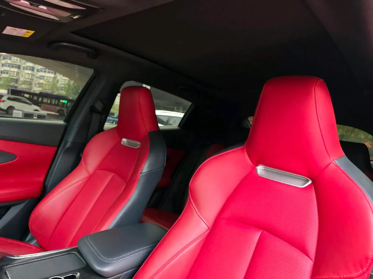 2020 ChangAn UNI-T 1.5T 180HP L4 7DCT,autocango,china used car exporter,china ev exporter,chinese used car exporter,chinese used ev exporter