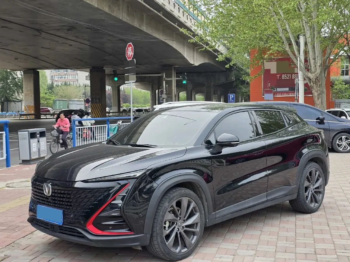 2020 ChangAn UNI-T 1.5T 180HP L4 7DCT,autocango,china used car exporter,china ev exporter,chinese used car exporter,chinese used ev exporter