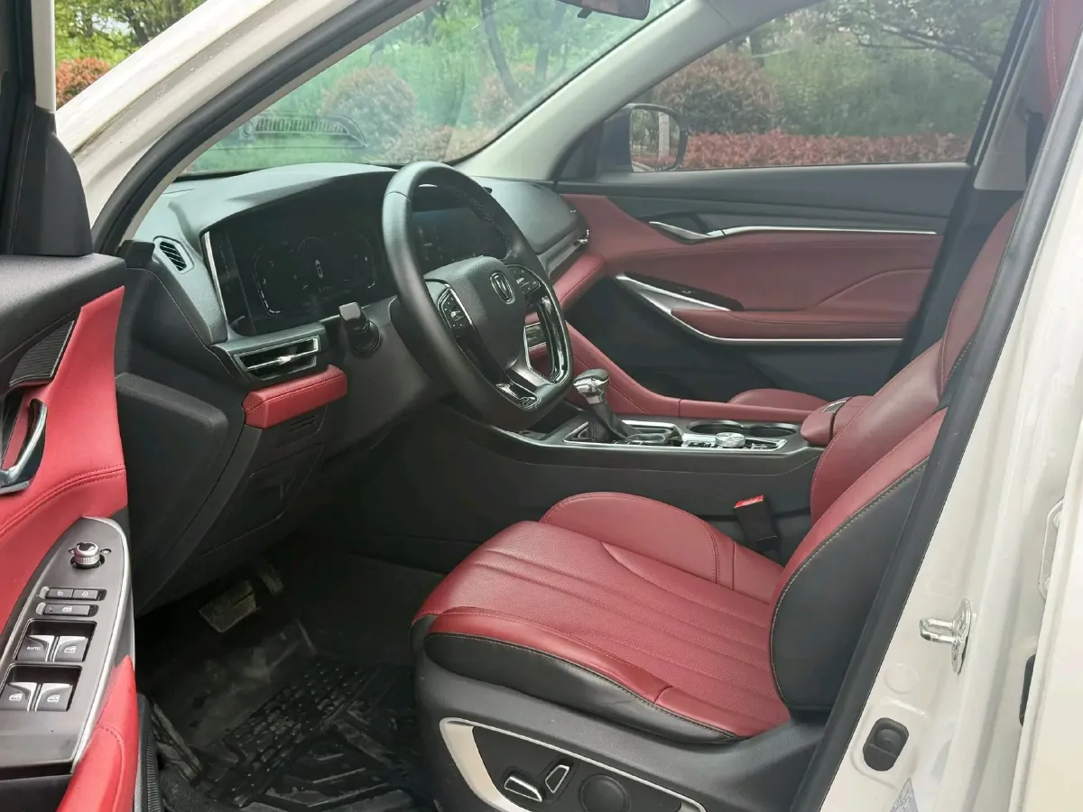 2020 ChangAn CS75 Plus 1.5T 178HP L4 6AT,autocango,china used car exporter,china ev exporter,chinese used car exporter,chinese used ev exporter