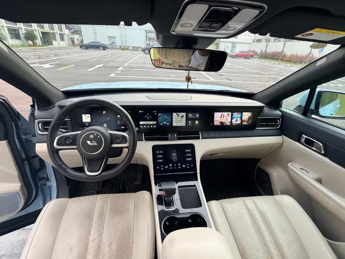 2020 Li ONE Range Extended 131HP REEV 40.5KWH,autocango,china used car exporter,china ev exporter,chinese used car exporter,chinese used ev exporter