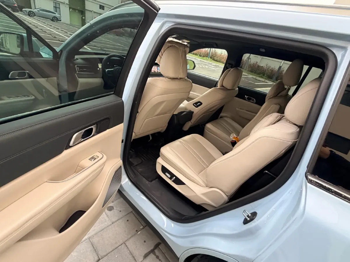 2020 Li ONE Range Extended 131HP REEV 40.5KWH,autocango,china used car exporter,china ev exporter,chinese used car exporter,chinese used ev exporter