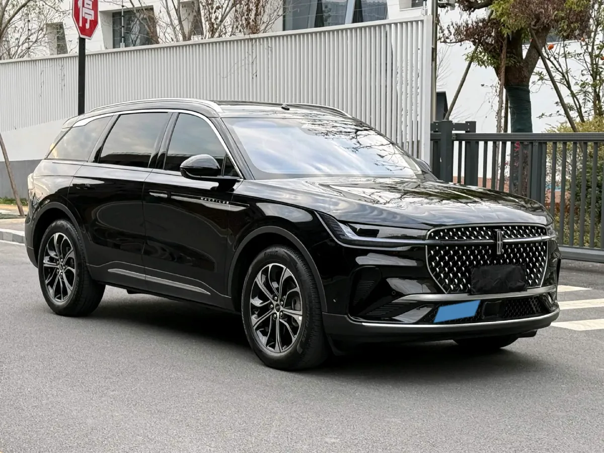 2023 Lincoln Nautilus 2.0T 261HP L4 8AT,autocango,china used car exporter,china ev exporter,chinese used car exporter,chinese used ev exporter