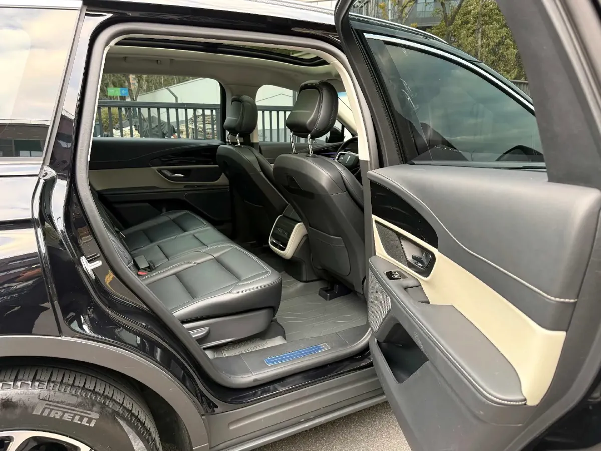 2023 Lincoln Nautilus 2.0T 261HP L4 8AT,autocango,china used car exporter,china ev exporter,chinese used car exporter,chinese used ev exporter