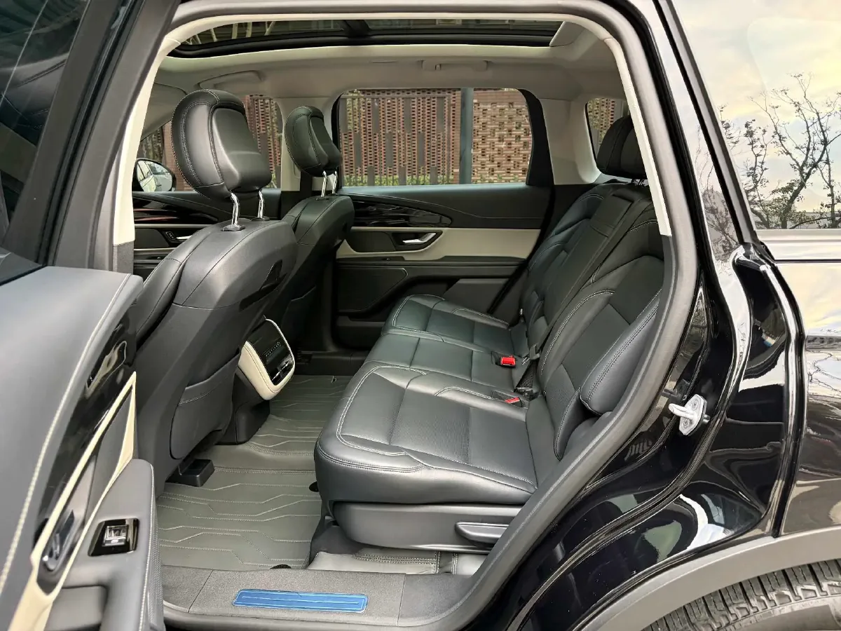 2023 Lincoln Nautilus 2.0T 261HP L4 8AT,autocango,china used car exporter,china ev exporter,chinese used car exporter,chinese used ev exporter