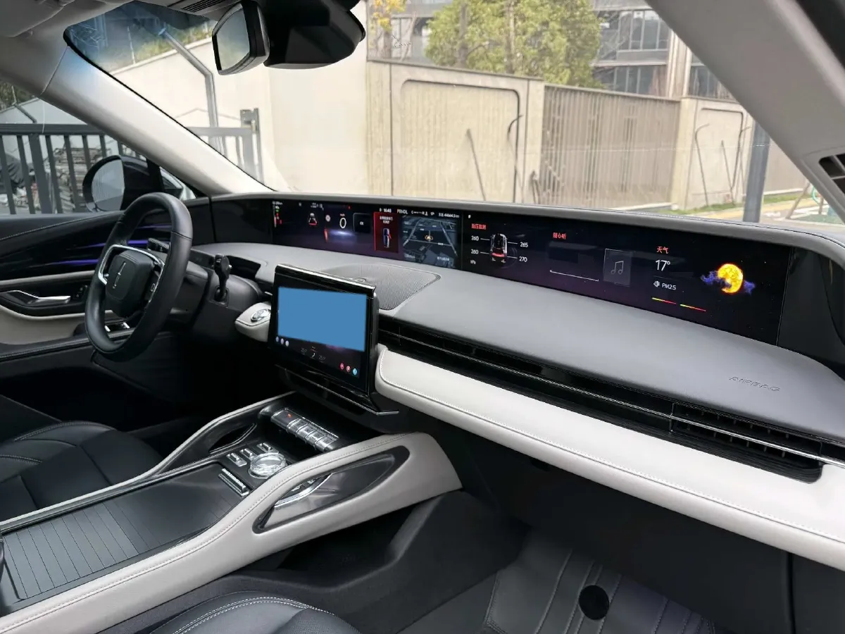 2023 Lincoln Nautilus 2.0T 261HP L4 8AT,autocango,china used car exporter,china ev exporter,chinese used car exporter,chinese used ev exporter