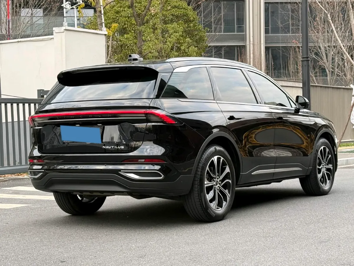 2023 Lincoln Nautilus 2.0T 261HP L4 8AT,autocango,china used car exporter,china ev exporter,chinese used car exporter,chinese used ev exporter