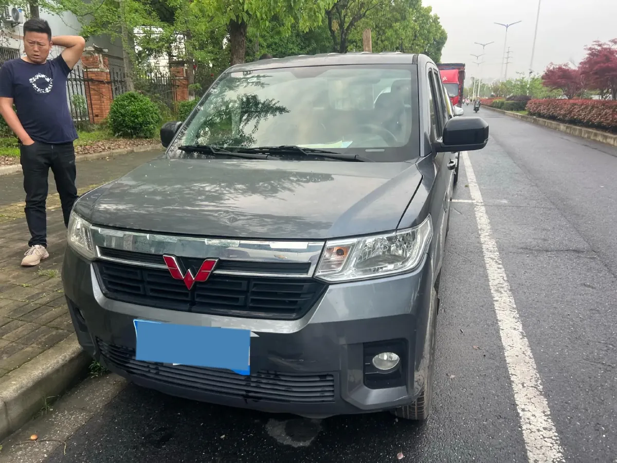 2021 WuLing ZhentTu 1.5L 99HP L4 5MT,autocango,china used car exporter,china ev exporter,chinese used car exporter,chinese used ev exporter