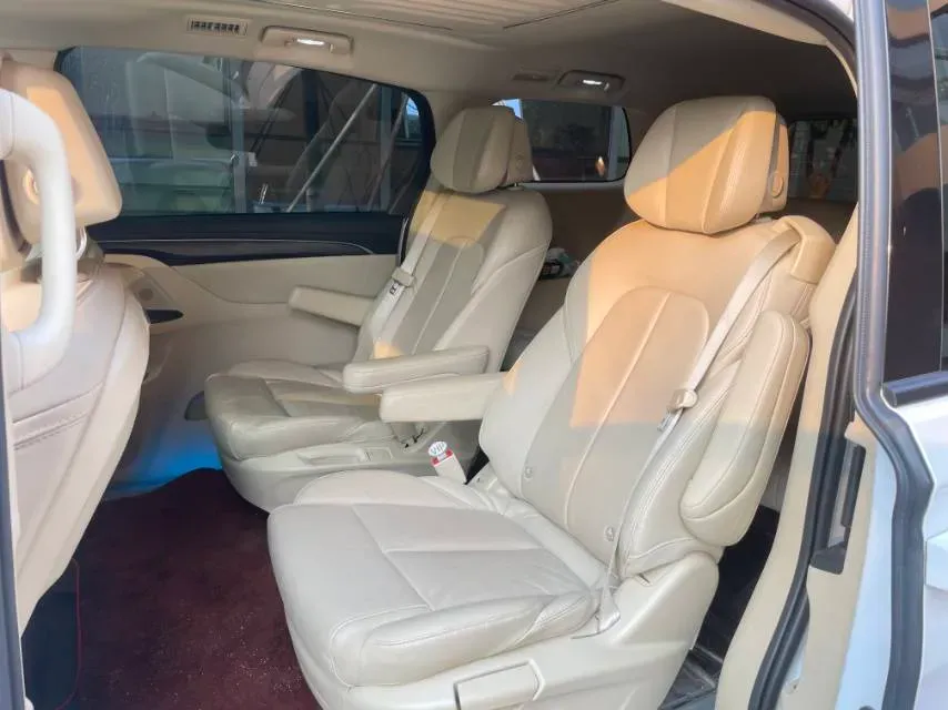 2022 Buick GL8 2.0T 237HP L4 9AT,autocango,china used car exporter,china ev exporter,chinese used car exporter,chinese used ev exporter