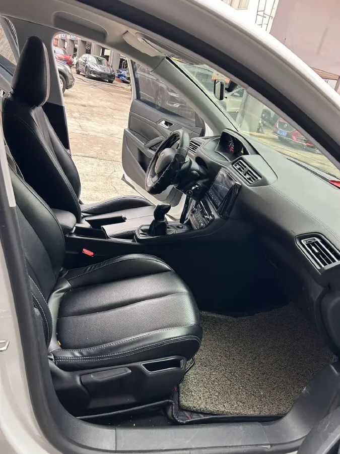 2018 Peugeot 308 1.6L 117HP L4 5MT,autocango,china used car exporter,china ev exporter,chinese used car exporter,chinese used ev exporter